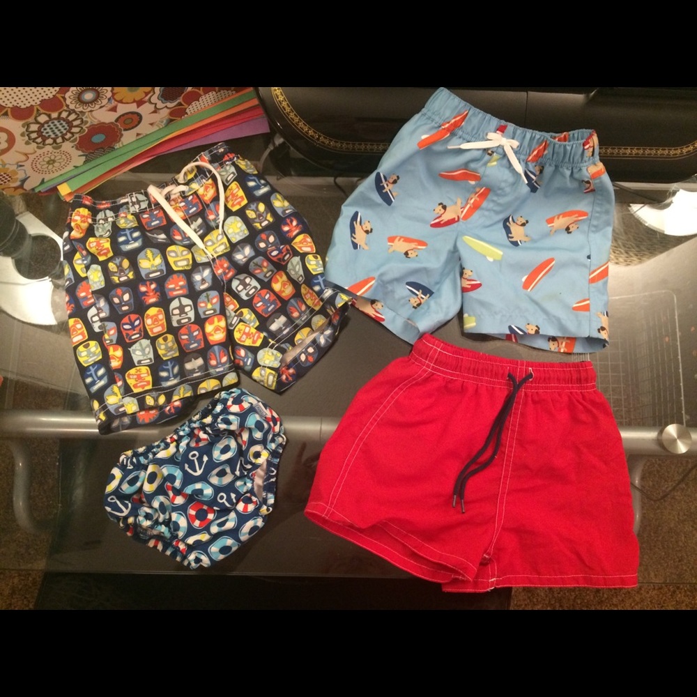 Swim shorts / shirts lot